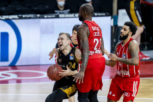 昏庸至极 昏庸至极